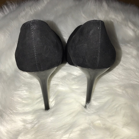 SEXY Black suede pumps! Worn inside only. 4” heel. Size 8.5 - Picture 4 of 7